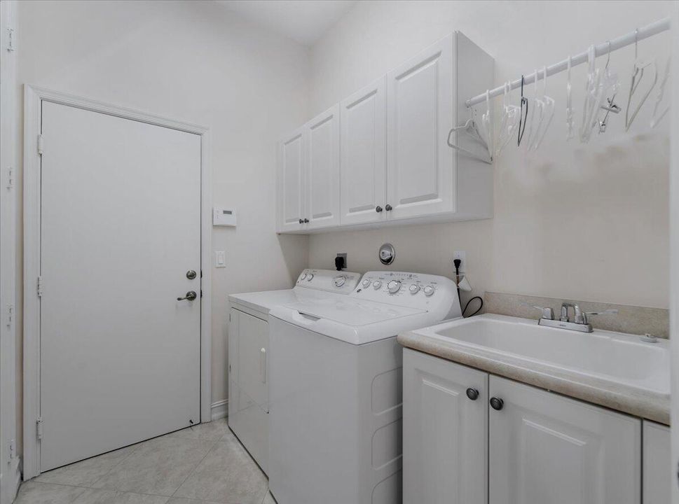 For Sale: $535,000 (3 beds, 2 baths, 1782 Square Feet)