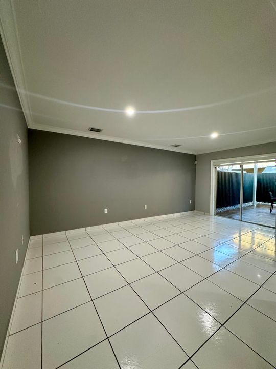 For Sale: $430,000 (3 beds, 2 baths, 1188 Square Feet)