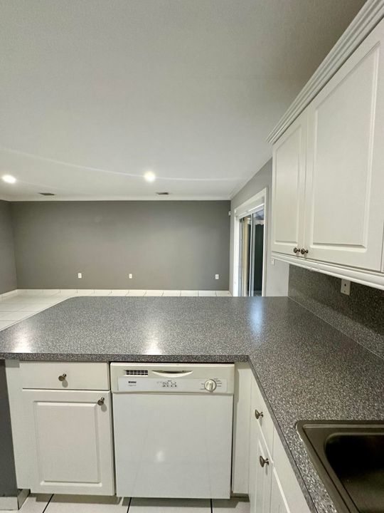 For Sale: $430,000 (3 beds, 2 baths, 1188 Square Feet)