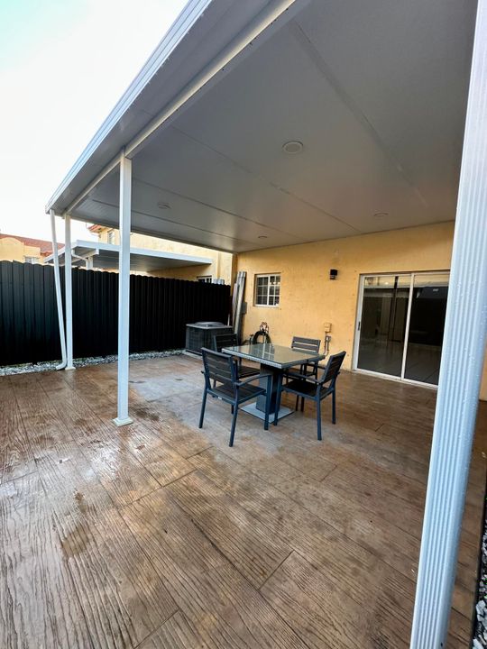 For Sale: $430,000 (3 beds, 2 baths, 1188 Square Feet)