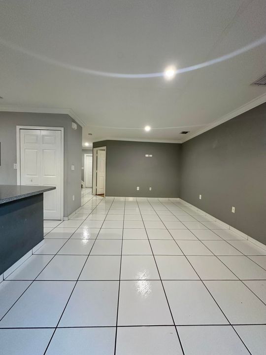 For Sale: $430,000 (3 beds, 2 baths, 1188 Square Feet)