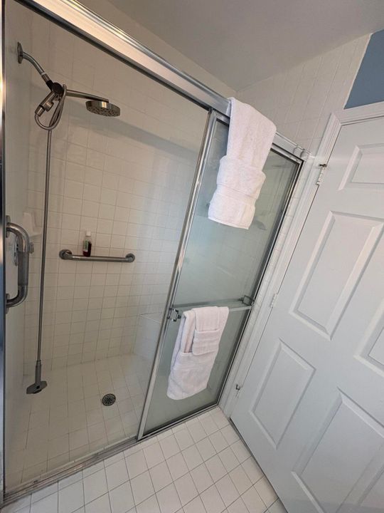 For Rent: $4,300 (2 beds, 2 baths, 1722 Square Feet)