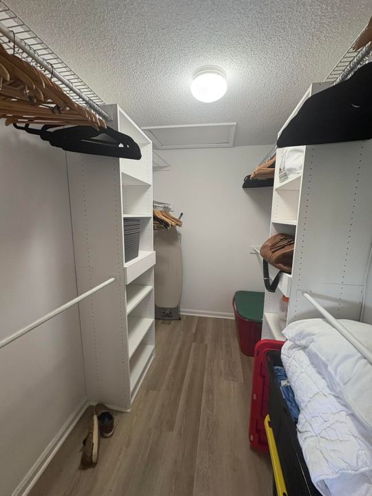 For Rent: $4,300 (2 beds, 2 baths, 1722 Square Feet)