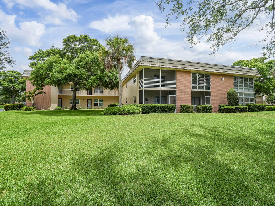 For Sale: $120,000 (1 beds, 1 baths, 750 Square Feet)