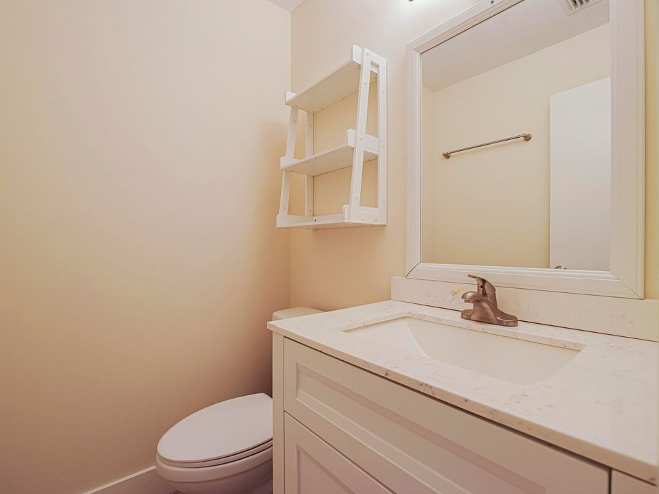 For Sale: $120,000 (1 beds, 1 baths, 750 Square Feet)