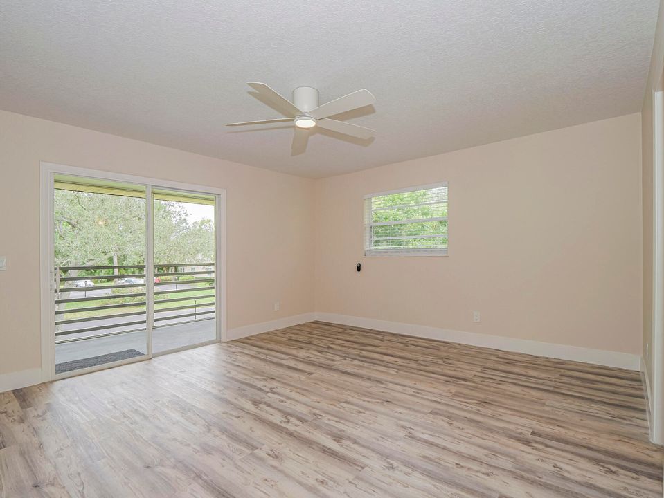 For Sale: $120,000 (1 beds, 1 baths, 750 Square Feet)