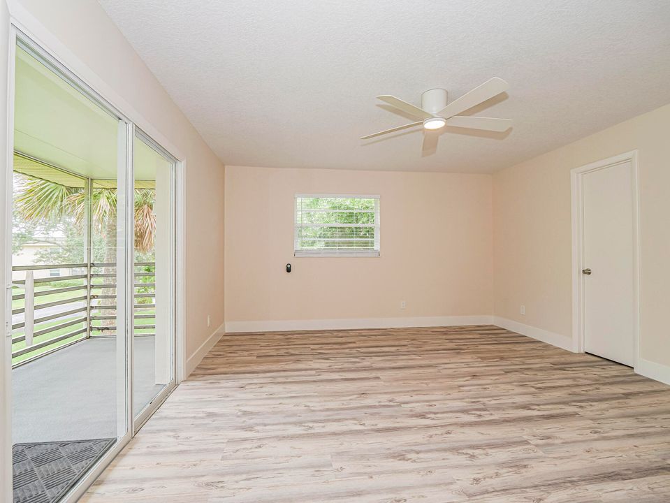 For Sale: $120,000 (1 beds, 1 baths, 750 Square Feet)