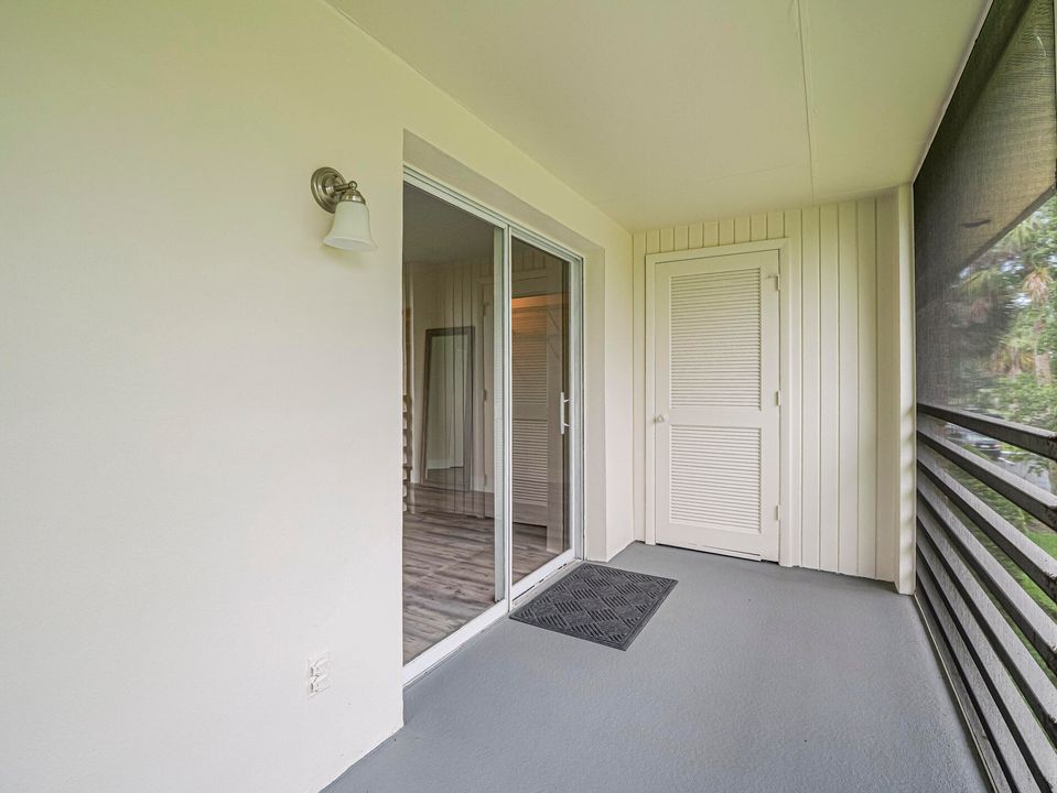 For Sale: $120,000 (1 beds, 1 baths, 750 Square Feet)