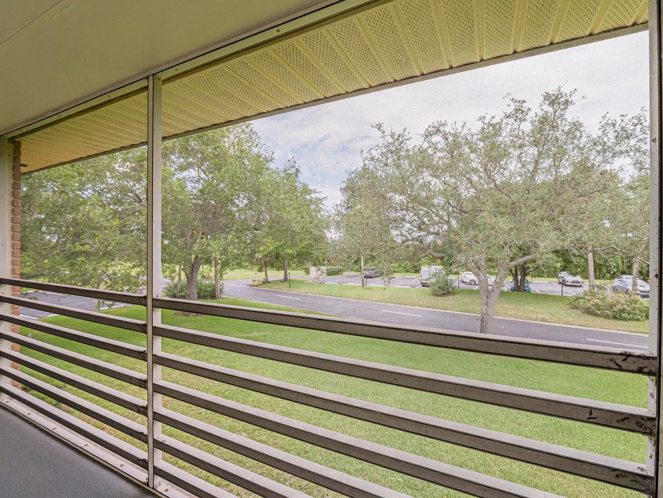 For Sale: $120,000 (1 beds, 1 baths, 750 Square Feet)