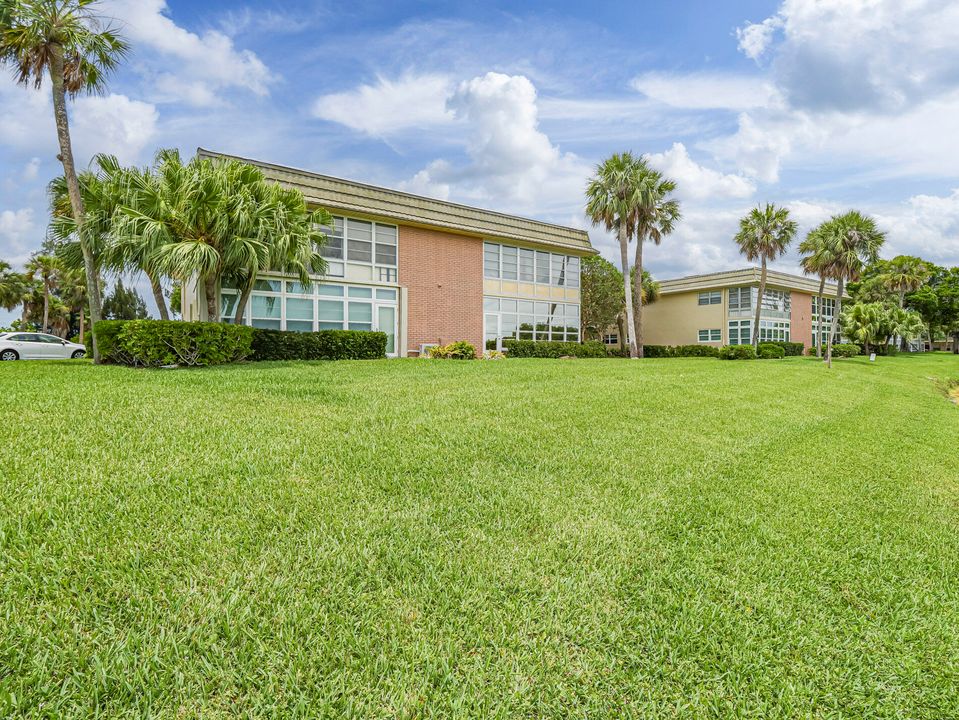 For Sale: $120,000 (1 beds, 1 baths, 750 Square Feet)