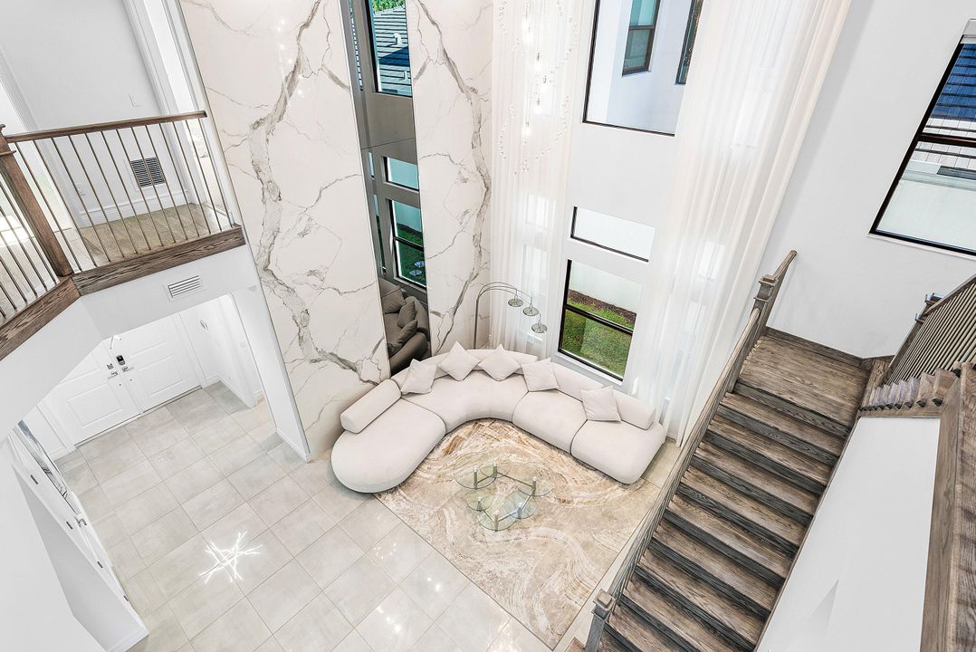 For Sale: $3,499,000 (5 beds, 6 baths, 5332 Square Feet)