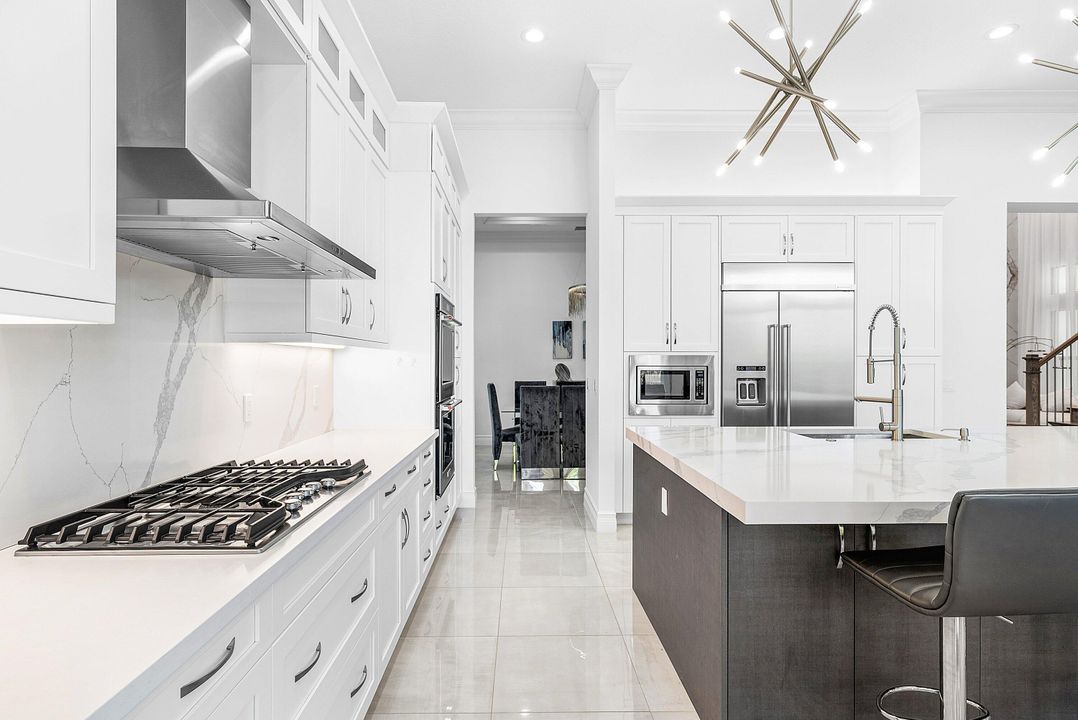 For Sale: $3,499,000 (5 beds, 6 baths, 5332 Square Feet)