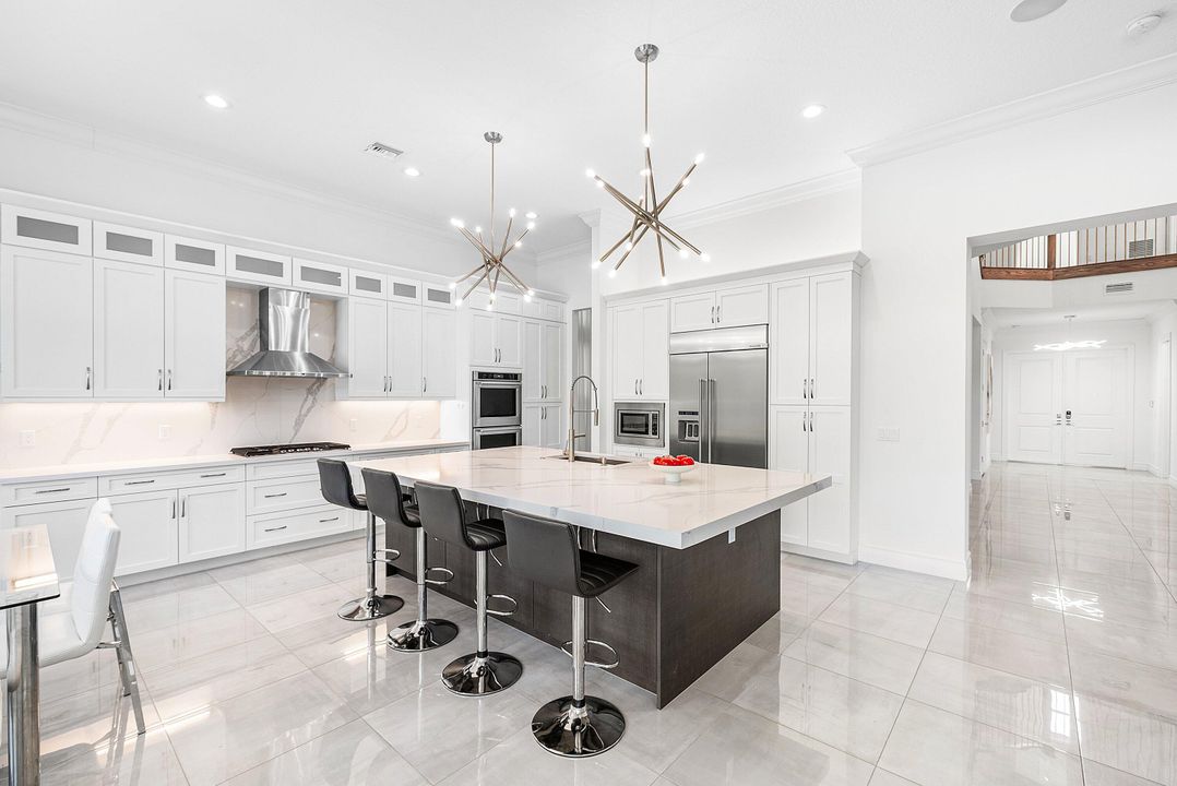 For Sale: $3,499,000 (5 beds, 6 baths, 5332 Square Feet)