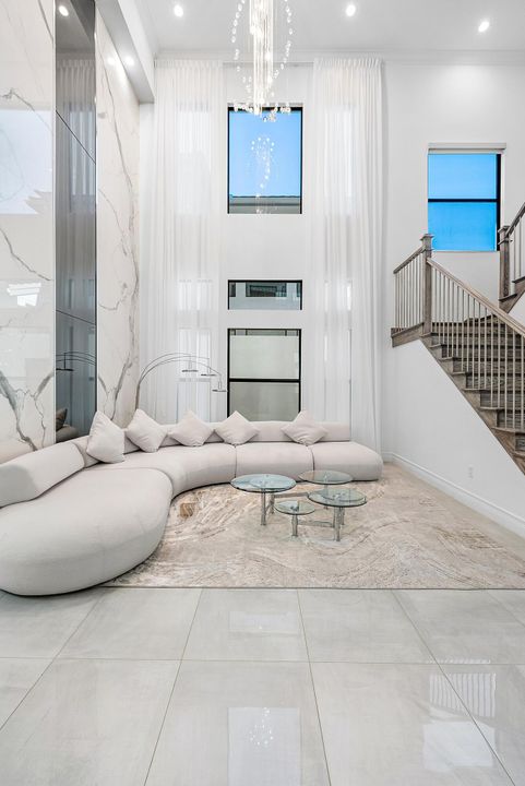 For Sale: $3,499,000 (5 beds, 6 baths, 5332 Square Feet)