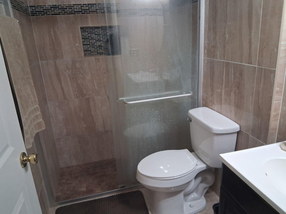 На продажу: $269,500 (2 спален, 2 ванн, 1134 Квадратных фут)