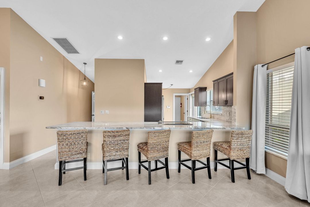 En Venta: $660,000 (3 camas, 2 baños, 1599 Pies cuadrados)