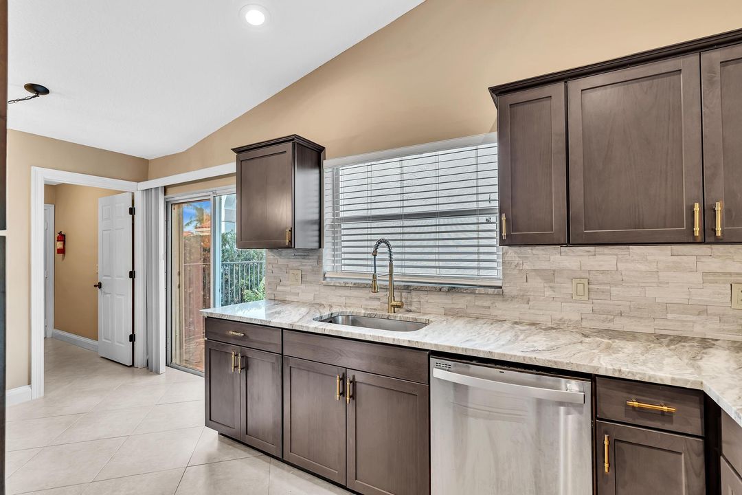 En Venta: $660,000 (3 camas, 2 baños, 1599 Pies cuadrados)