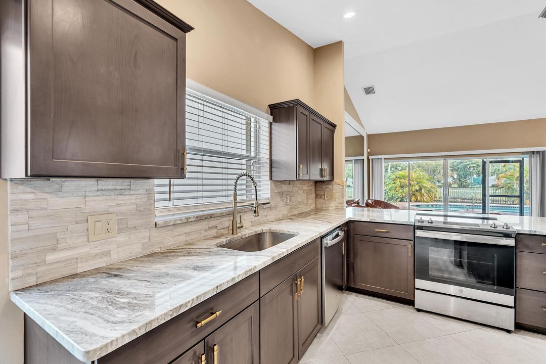 En Venta: $660,000 (3 camas, 2 baños, 1599 Pies cuadrados)