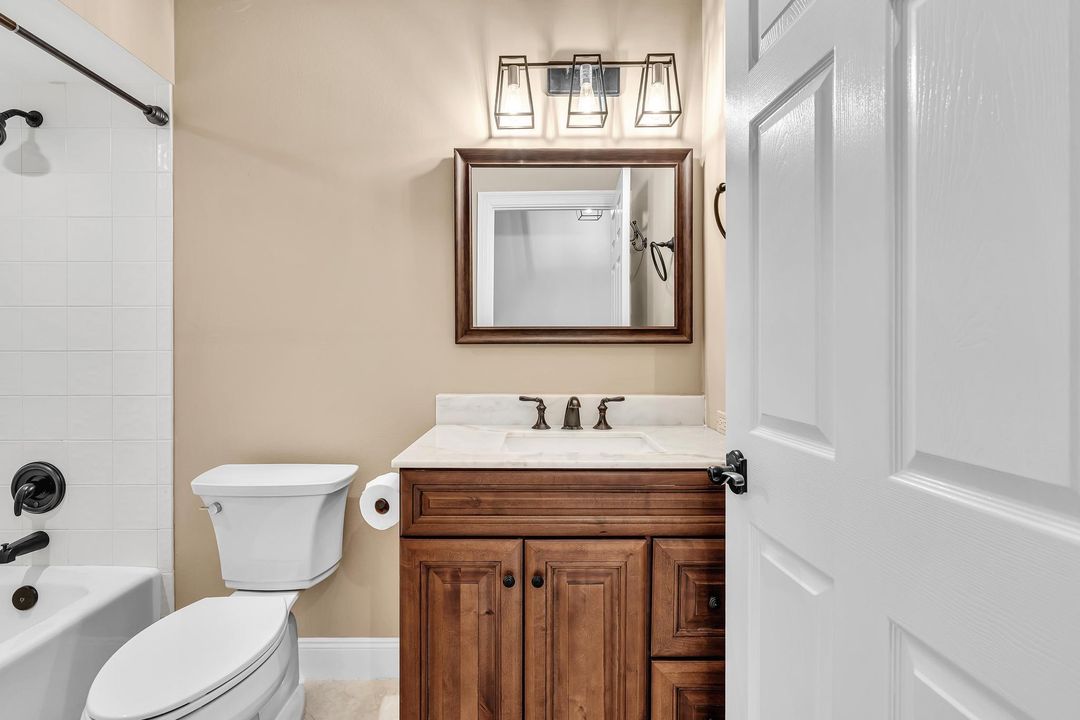 En Venta: $660,000 (3 camas, 2 baños, 1599 Pies cuadrados)