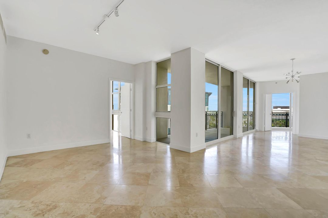 出租: $5,500 (2 贝兹, 2 浴室, 1582 平方英尺)