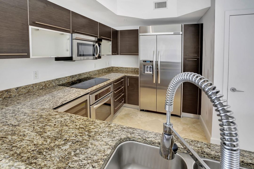 出租: $5,500 (2 贝兹, 2 浴室, 1582 平方英尺)