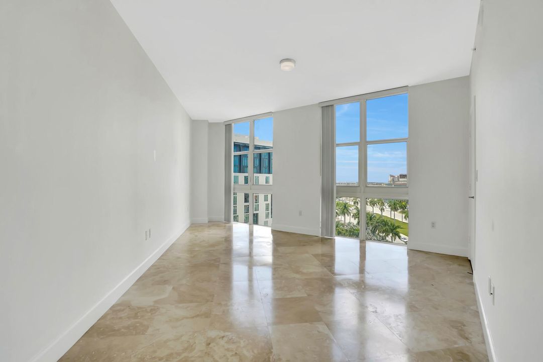 出租: $5,500 (2 贝兹, 2 浴室, 1582 平方英尺)