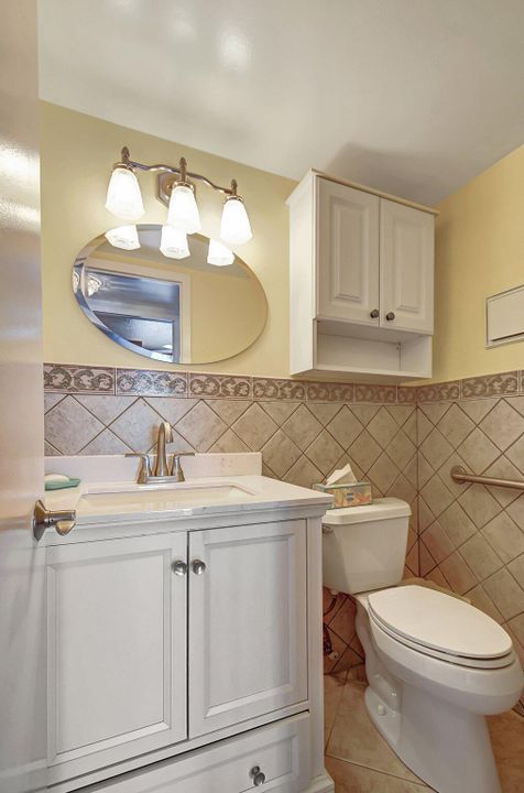 For Sale: $179,999 (2 beds, 1 baths, 861 Square Feet)