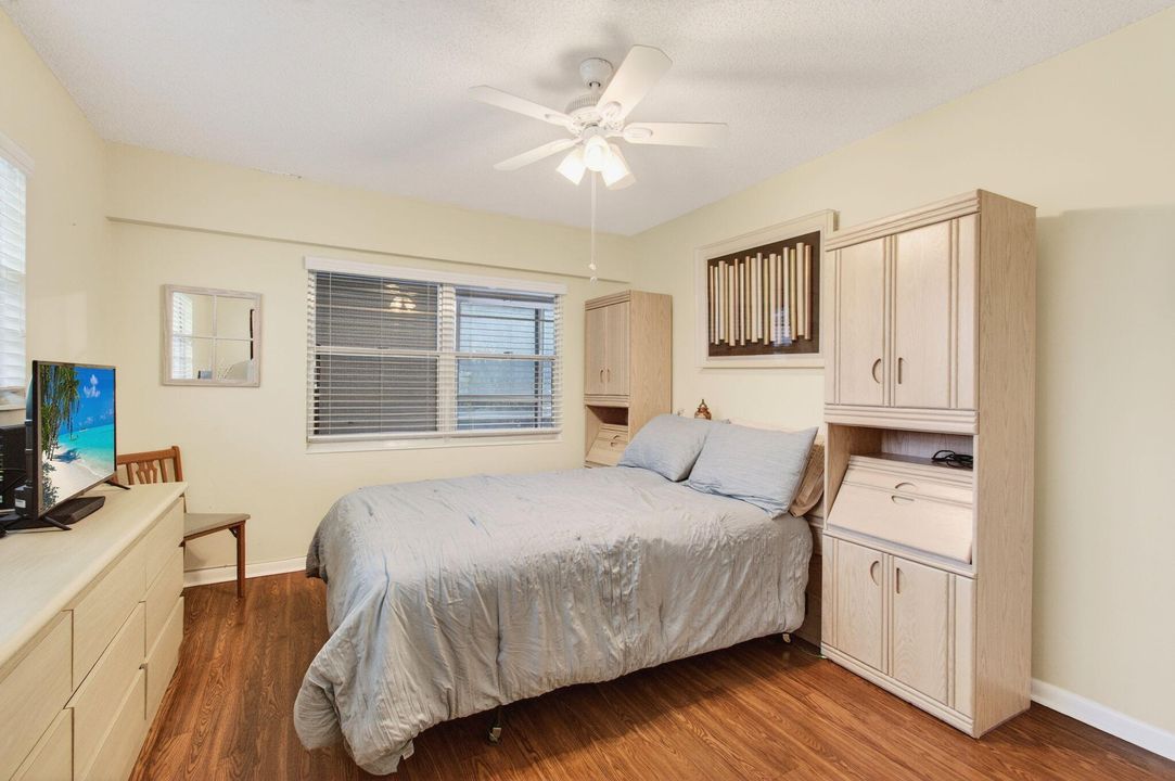 待售: $99,000 (2 贝兹, 1 浴室, 840 平方英尺)