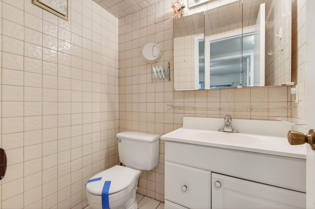 待售: $99,000 (2 贝兹, 1 浴室, 840 平方英尺)