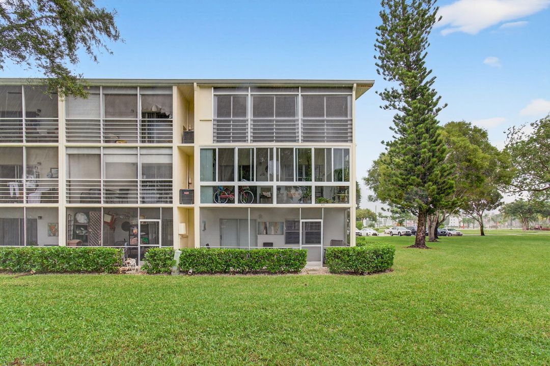 待售: $99,000 (2 贝兹, 1 浴室, 840 平方英尺)