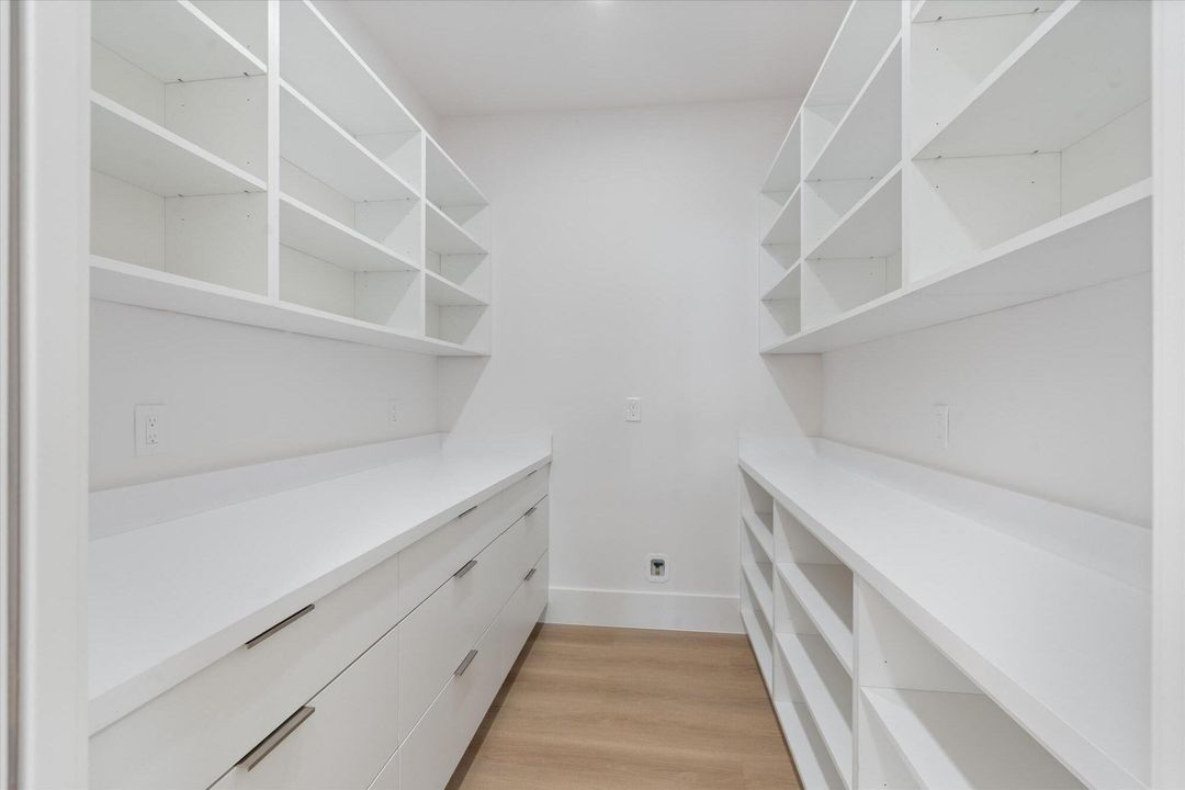 For Sale: $3,250,000 (3 beds, 3 baths, 3385 Square Feet)