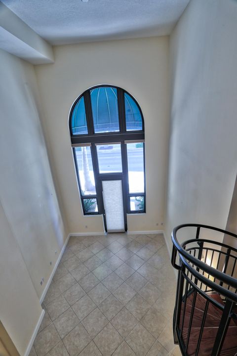 出租: $2,700 (1 贝兹, 1 浴室, 770 平方英尺)