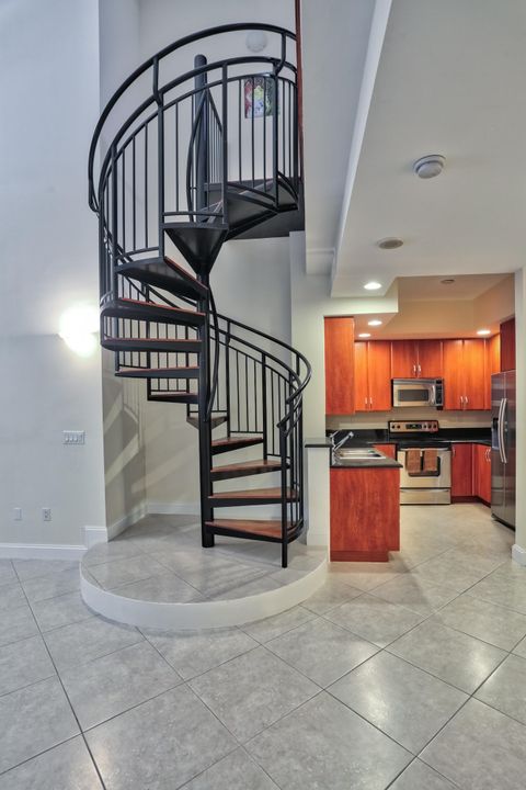 出租: $2,700 (1 贝兹, 1 浴室, 770 平方英尺)