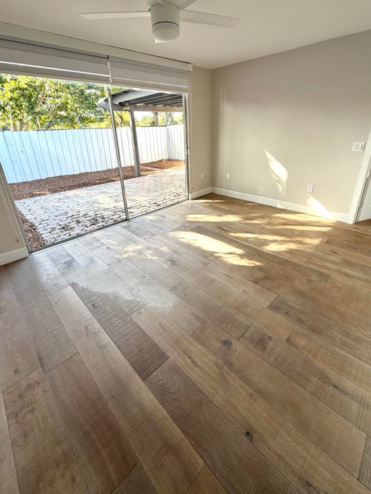 待售: $529,000 (2 贝兹, 2 浴室, 990 平方英尺)