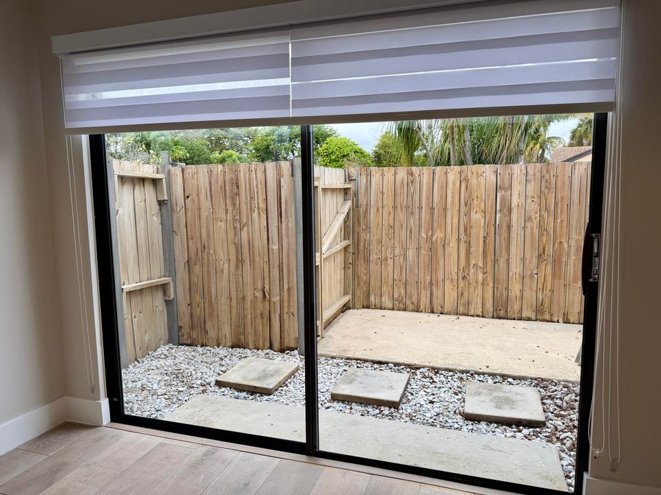 待售: $529,000 (2 贝兹, 2 浴室, 990 平方英尺)