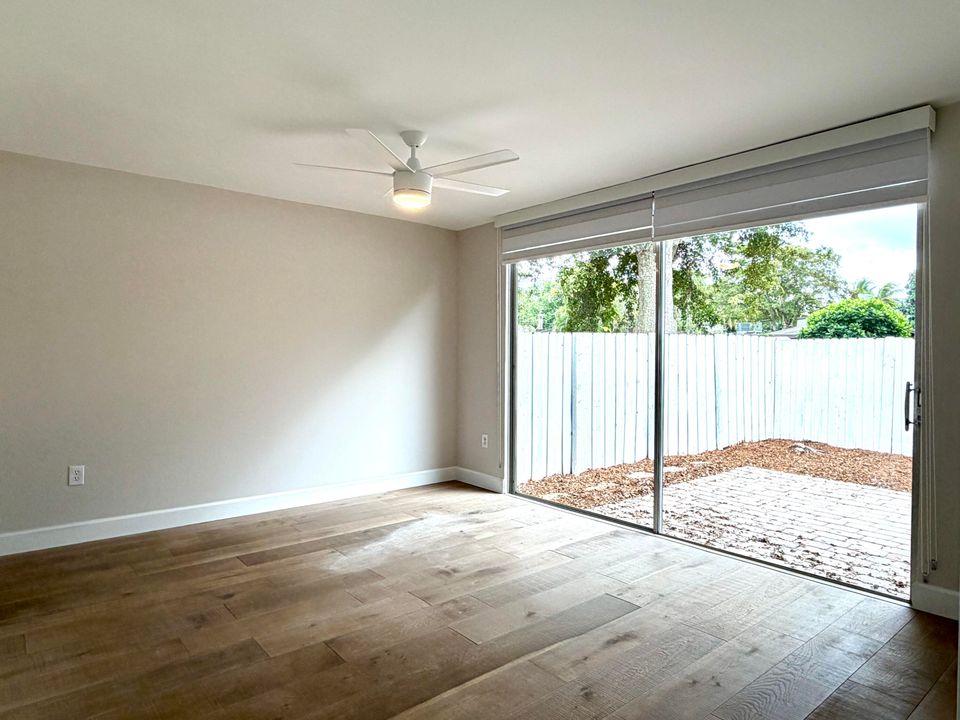 待售: $529,000 (2 贝兹, 2 浴室, 990 平方英尺)