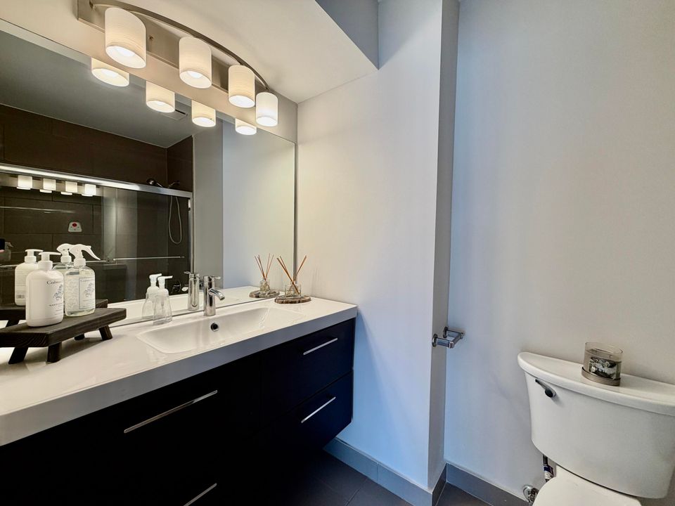 待售: $529,000 (2 贝兹, 2 浴室, 990 平方英尺)