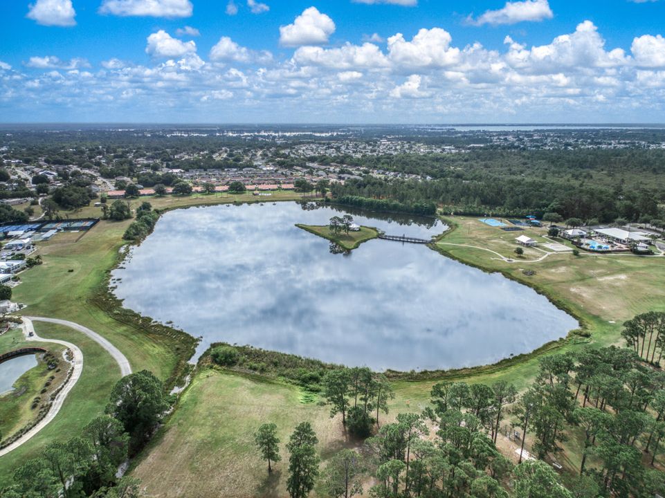 For Sale: $139,900 (2 beds, 2 baths, 1191 Square Feet)