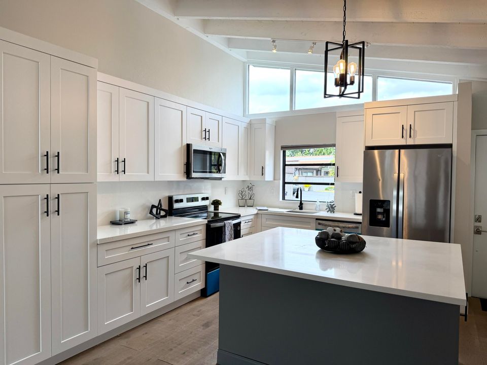 待售: $529,000 (2 贝兹, 2 浴室, 990 平方英尺)