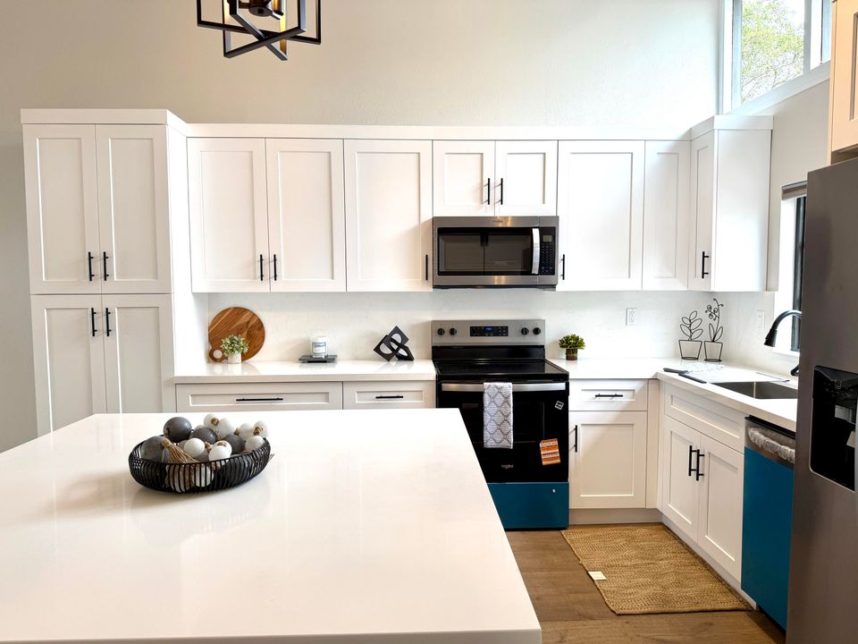 待售: $529,000 (2 贝兹, 2 浴室, 990 平方英尺)