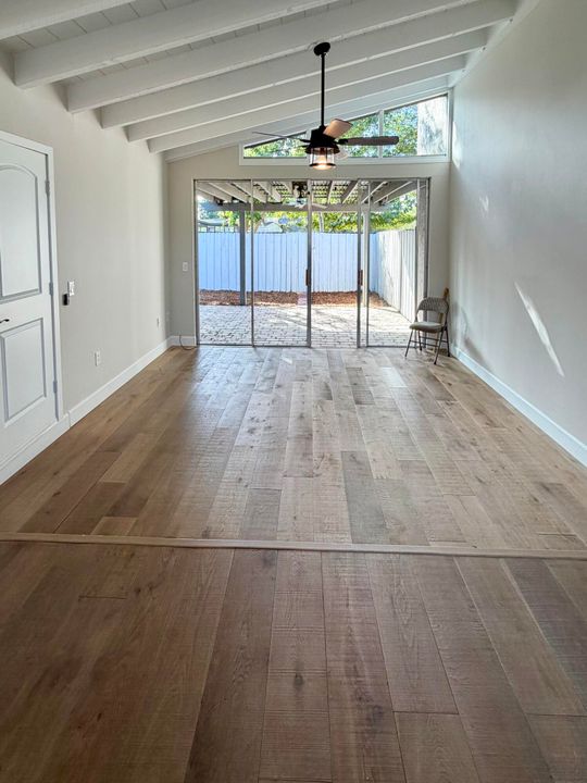 待售: $529,000 (2 贝兹, 2 浴室, 990 平方英尺)