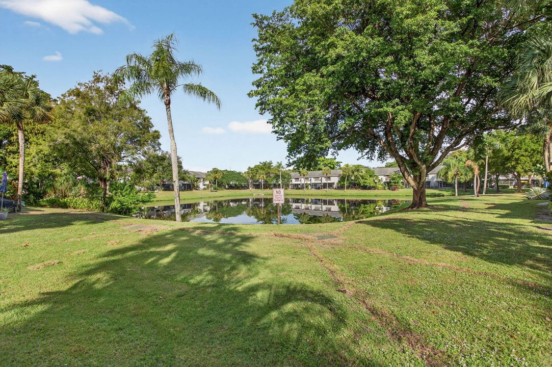 For Sale: $280,000 (2 beds, 1 baths, 1060 Square Feet)