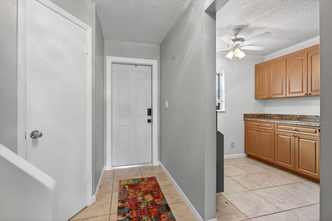 For Sale: $280,000 (2 beds, 1 baths, 1060 Square Feet)