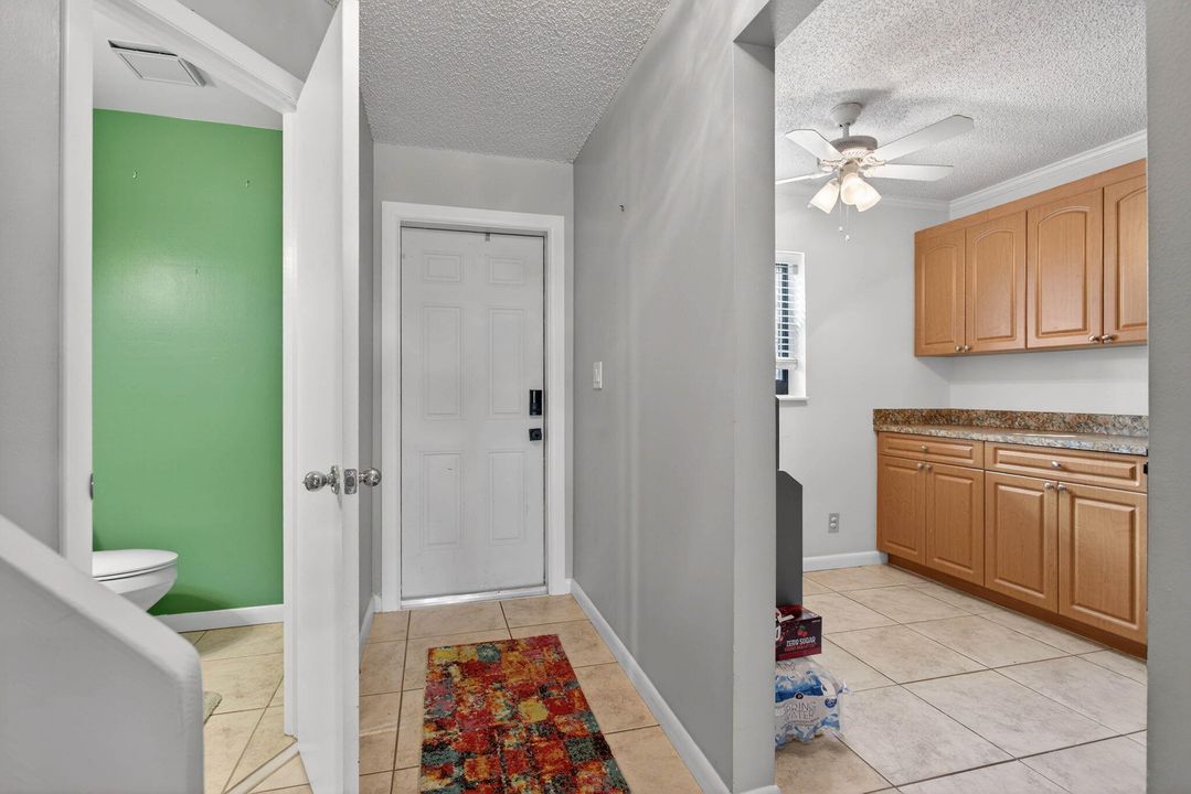 For Sale: $280,000 (2 beds, 1 baths, 1060 Square Feet)