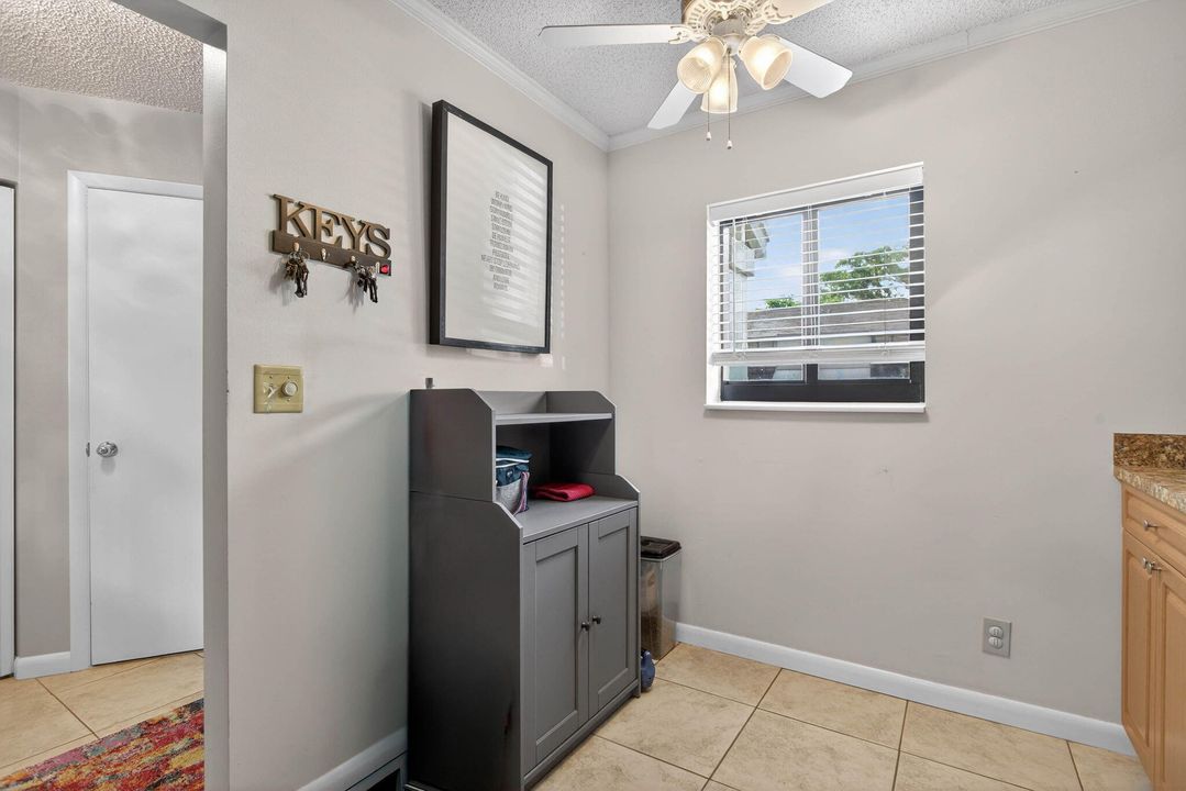 For Sale: $280,000 (2 beds, 1 baths, 1060 Square Feet)