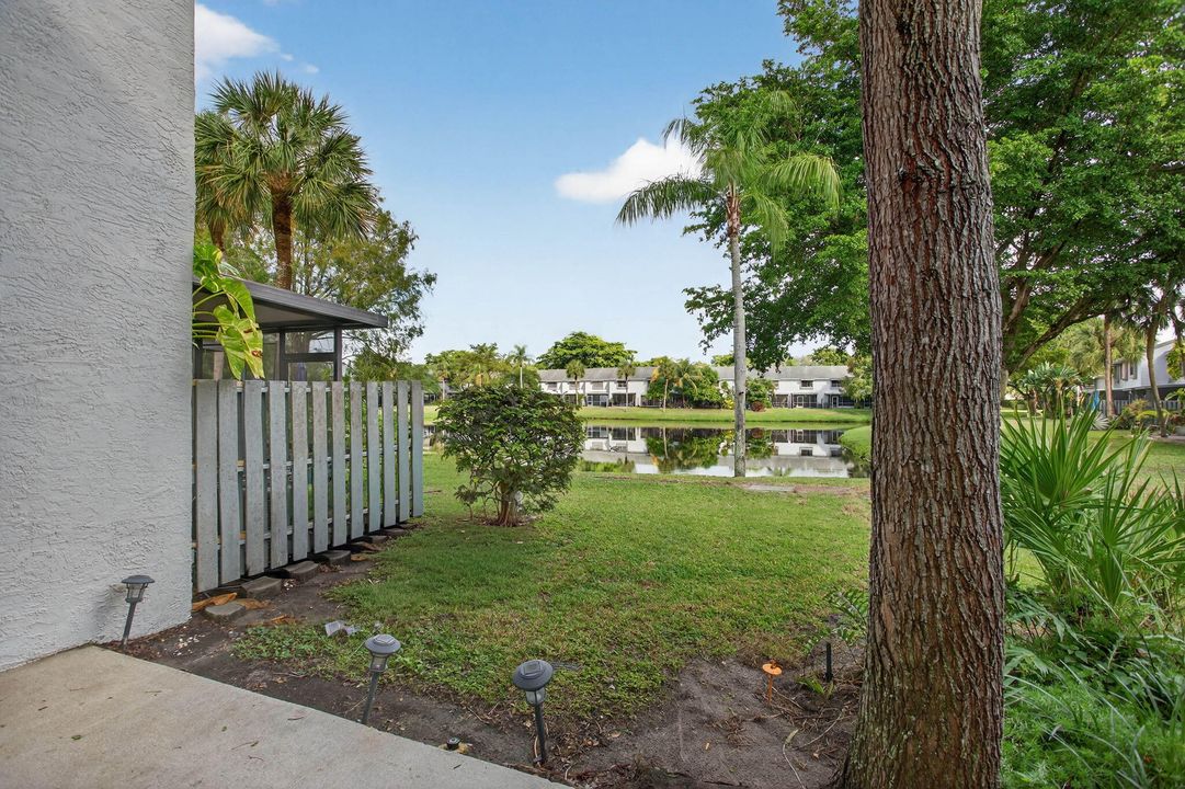 For Sale: $280,000 (2 beds, 1 baths, 1060 Square Feet)