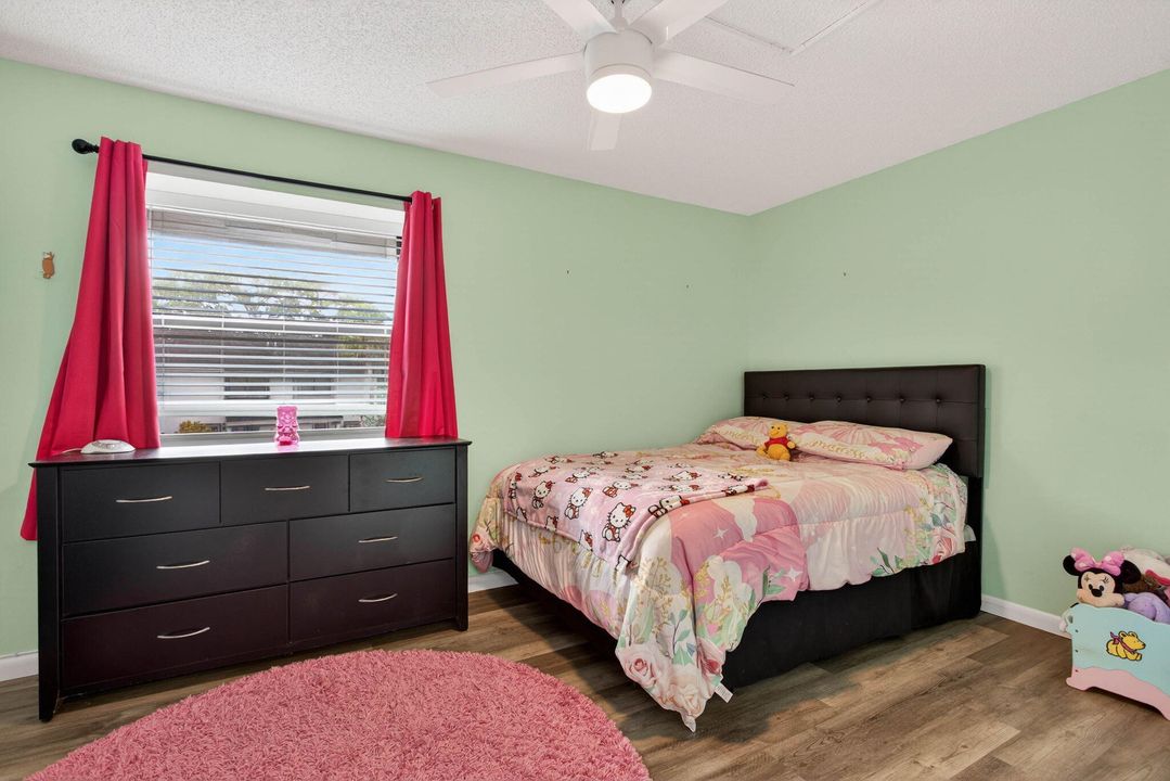 For Sale: $280,000 (2 beds, 1 baths, 1060 Square Feet)