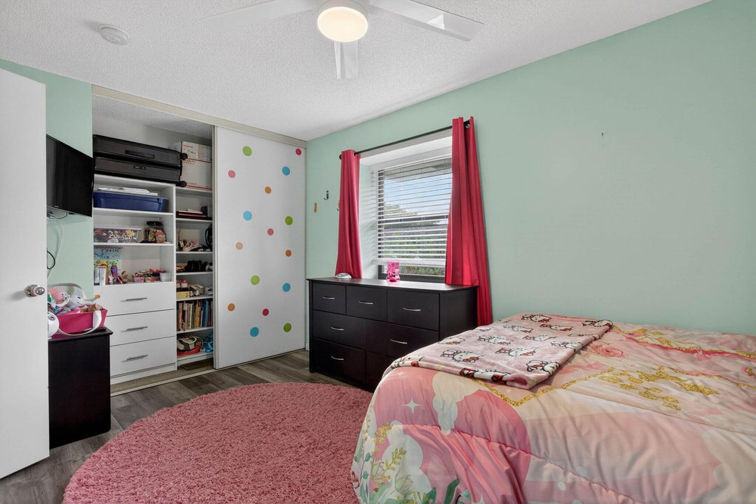 For Sale: $280,000 (2 beds, 1 baths, 1060 Square Feet)