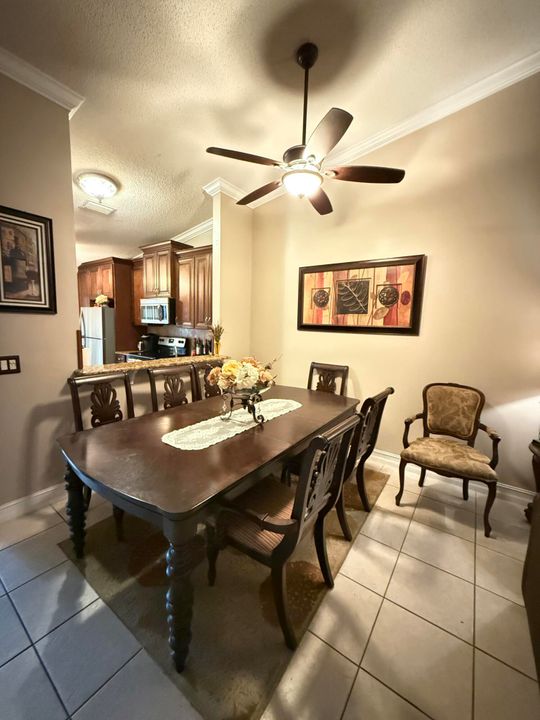 На продажу: $269,500 (2 спален, 2 ванн, 1134 Квадратных фут)