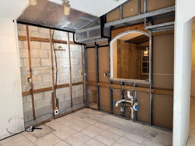 For Sale: $350,000 (2 beds, 2 baths, 1228 Square Feet)